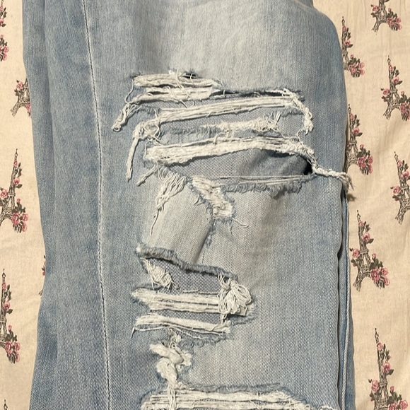 Jeans from American eagle and they are next level stretch and brand new - Picture 7 of 17